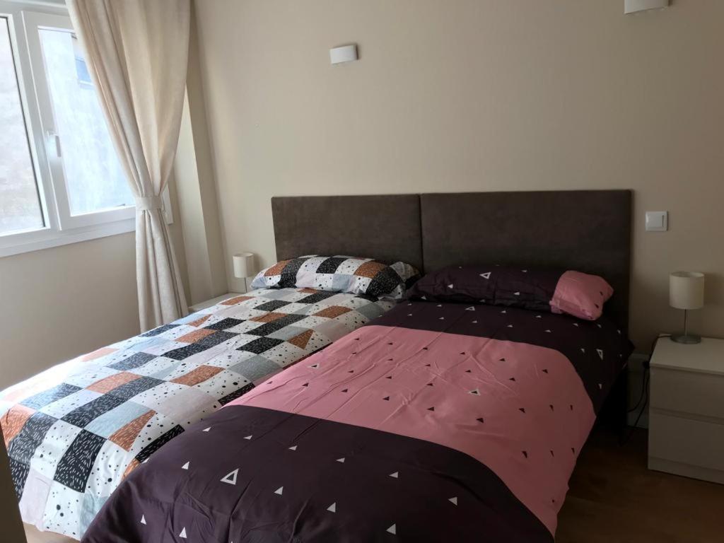 Apartamentos Picasso อัลกาลาเดเอนาเรส ภายนอก รูปภาพ