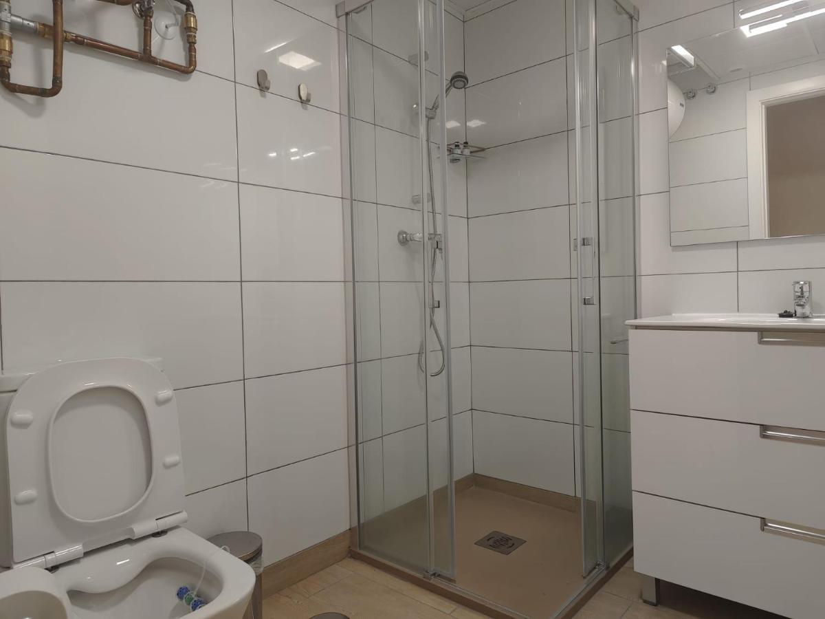 Apartamentos Picasso อัลกาลาเดเอนาเรส ภายนอก รูปภาพ