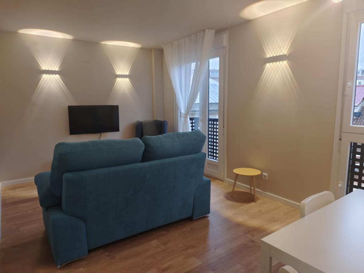 Apartamentos Picasso อัลกาลาเดเอนาเรส ภายนอก รูปภาพ