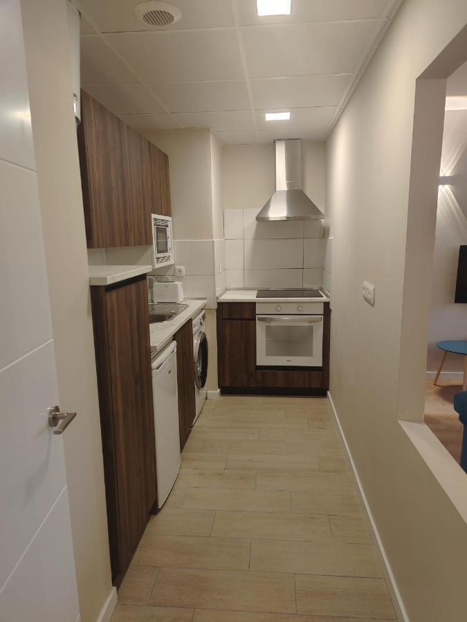 Apartamentos Picasso อัลกาลาเดเอนาเรส ภายนอก รูปภาพ