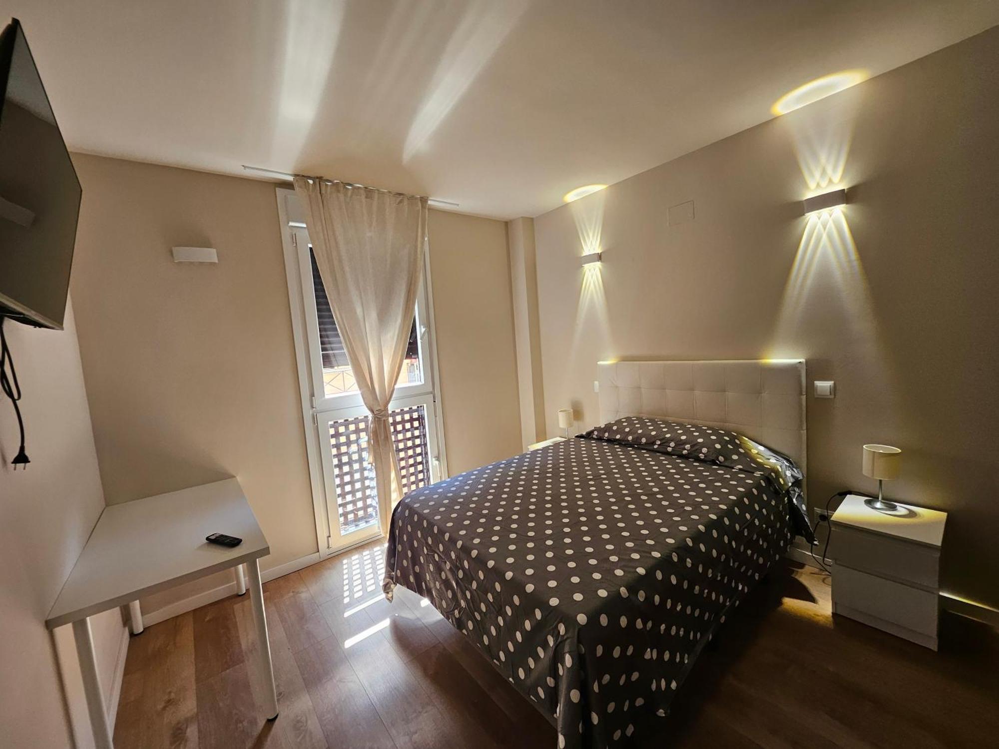 Apartamentos Picasso อัลกาลาเดเอนาเรส ห้อง รูปภาพ