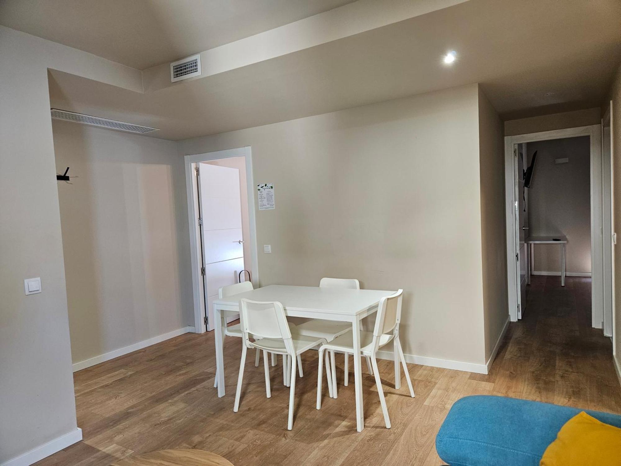Apartamentos Picasso อัลกาลาเดเอนาเรส ภายนอก รูปภาพ